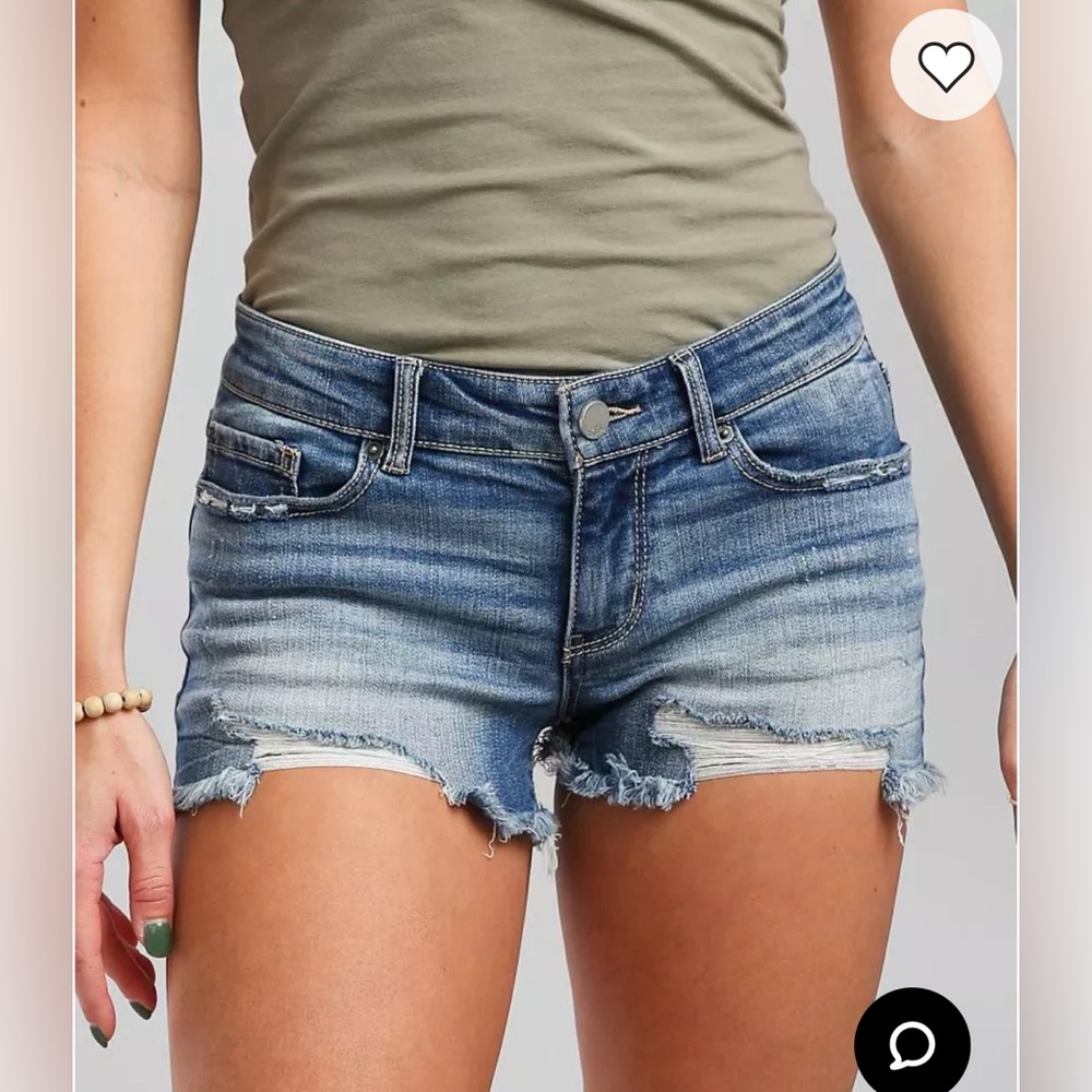 BKE Stella low rise stretch short distressed Barron color NWOT sz27 out of stock